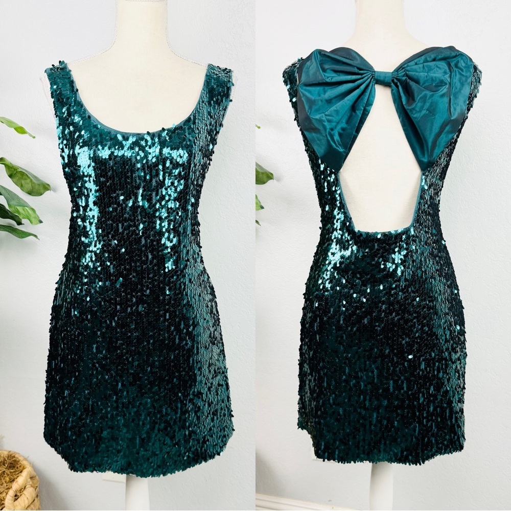 De La Hooke Oversize Bow Emerald Green Sequins Mini Shift Dress Bow Dress